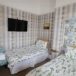 The Raincliffe 3* سكرابورو