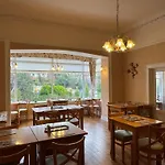 The Raincliffe 3* Σκάρμπορο