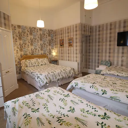 The Raincliffe Oda ve Kahvaltı 3*