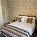 The Raincliffe 3*